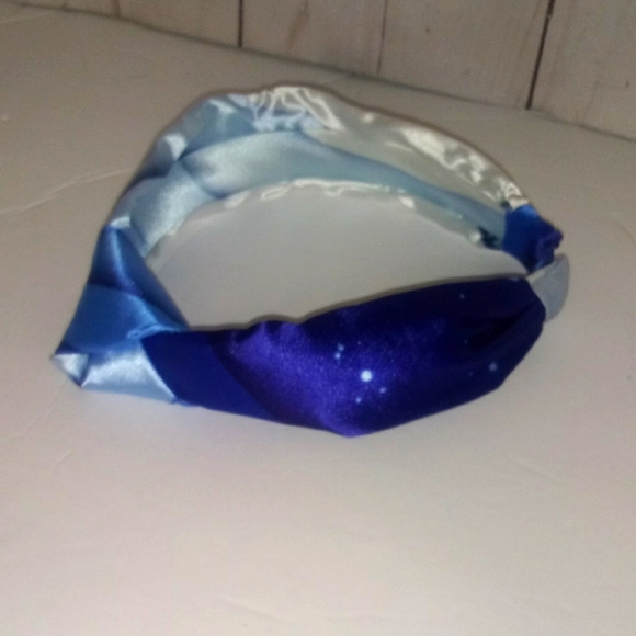 ombre blue and whiteKnotted Structured Headband - Picture 6 of 15